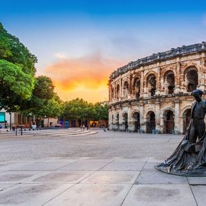 Nimes image